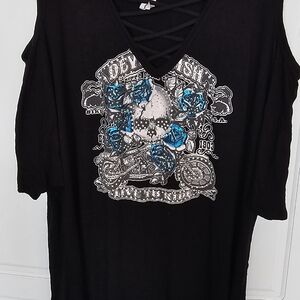 Black Cut Out Graphic Short Sleeve Tee